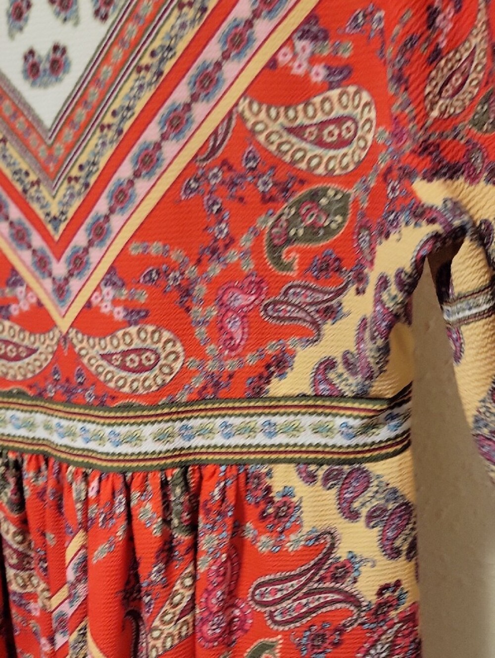 Umgee Coral Paisley V-Neck Empire Waist Long Sleeve Dress - Picture 5 of 6